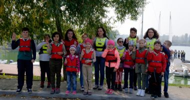 Stire din Cultură-Educație : "Toate pânzele sus!". Cercetașii "Dapyx", de la Medgidia,  în vizită la studenții UMC