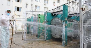 Toate platformele de deşeuri din oraş sunt dezinfectate - 2