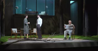 Stire din Cultură-Educație : Drama lui Arthur Miller despre familie, vină și corupție morală