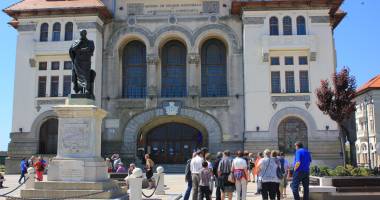 Stire din Cultură-Educație : Tolba de vânătoare a lui Ceaușeascu, la Muzeul de Istorie