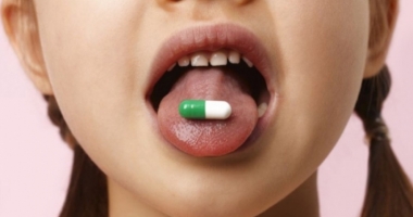 Stire din Sănătate : Dr. Rodica Mătușa, specialist infecționist: "Consumul nejustificat de antibiotice este dăunător"
