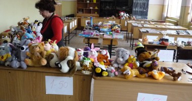 Stire din Cultură-Educație : Au strâns 4.000 de euro pentru colegul lor, Alexandru