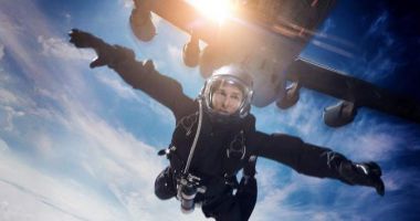 Stire din Actualitate : Tom Cruise a sărit de 106 ori din avion pentru scena perfectă