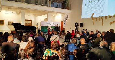 GALERIE FOTO. Moment așteptat de comunitatea culturală constănțeană. Noua serie a revistei „Tomis”, lansată în fața unui public numeros - 2