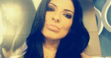 Stire din Monden : Andreea Tonciu s-a operat la nas. Iată cum arată acum