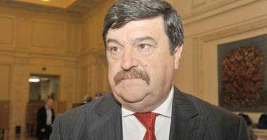 Stire din Politică-Administrație : Toni Greblă a demisionat de la Curtea Constituțională