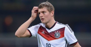 Stire din Sport : Fotbal / Toni Kroos a semnat cu Real Madrid