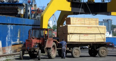 Stire din Economie : Topul operatorilor portuari după numărul angajaților