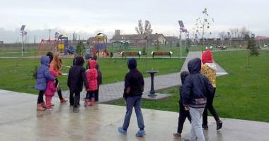 Primarul din Topraisar, Stelian Gheorghe, a inaugurat noul after-school și parcul din comună - 4