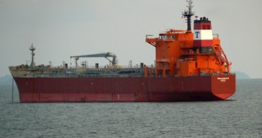 Garda înarmată de pe un tanc petrolier a respins atacul piraților