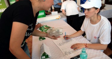 3.000 de becuri economice pentru locuitorii comunei Tortomanu - 2