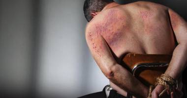 Stire din Actualitate : Utilizarea torturii și a relelor tratamente, în scădere în închisorile afgane