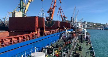 Stire din Actualitate : Tot mai multe porturi europene refuză să aprovizioneze cu carburanți navele rusești