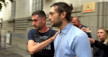 Stire din Eveniment : Fiul lui Ilie Dumitrescu cere să iasă din arest, după ce a fugit de la locul accidentului rutier