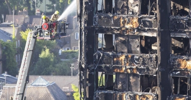 "Mamă, îți mulțumesc pentru tot ce ai făcut pentru mine!" / POVEȘTILE DRAMATICE ALE CELOR CARE AU SFÂRȘIT ARȘI DE VII, în IADUL de la Grenfell Tower - 5