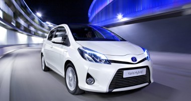 Stire din Economie : S-a dat startul producției pentru Toyota Yaris Hybrid