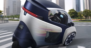 Stire din Diverse : Toyota propune mașinile cu trei roți