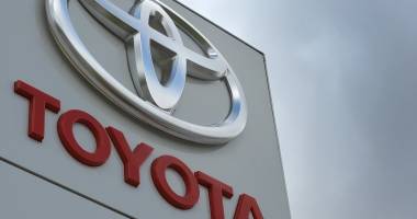 Stire din Economie : Toyota se așteaptă la un profit record