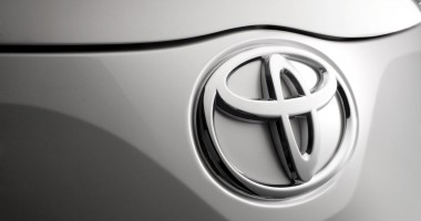 Stire din Economie : Toyota a redevenit liderul auto mondial în 2012, devansând General Motors