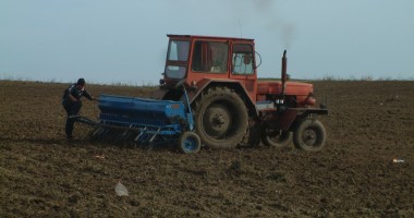 Stire din Economie : Iată care este data limită pentru depunerea cererilor de ajutor pentru motorina din agricultură