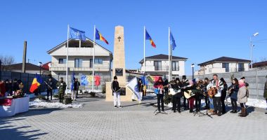 Stire din Social : Locuitorii din Cumpăna au sărbătorit Marea Unire