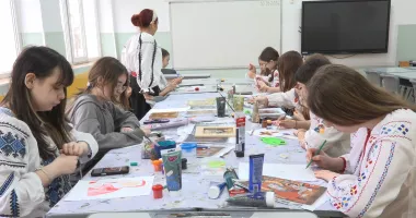 Stire din Cultură-Educație : Tradițiile dobrogene, readuse la viață printr-o șezătoare la Școala 18
