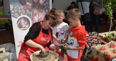 Stire din Cultură-Educație : Haideți la Sărbătoarea Tradițiilor și Meșteșugurilor Dobrogene!