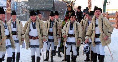 Stire din Cultură-Educație : "Am golit sărbătoarea Crăciunului de sens. Am rămas doar cu ce cade sub simțiri și intră în stomac"