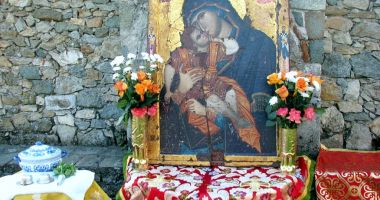Stire din Social : Ce tradiții există de Adormirea Maicii Domnului