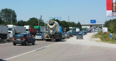 Stire din Social : Atenție, șoferi! Trafic aglomerat în sudul litoralului