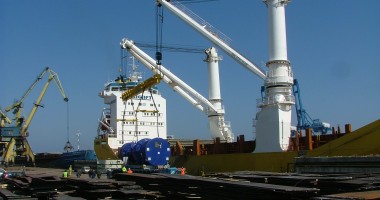 Stire din Economie : În porturile Constanța și Midia: 29 nave sub operațiuni de încărcare - descărcare