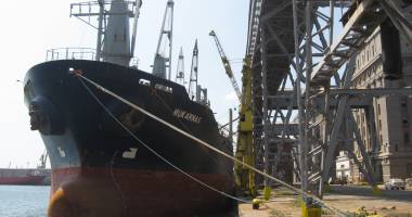 Stire din Economie : În porturile Constanța și Midia: 32 de nave sub operațiuni de încărcare - descărcare