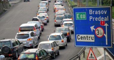 Aglomerație pe Valea Prahovei: Se circulă în coloană, cu 20 de km/h