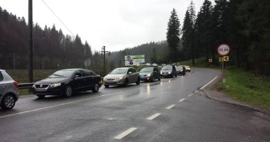 Stire din Social : Trafic intens pe Valea Prahovei. Aglomerație și pe A1 Deva- Nădlac