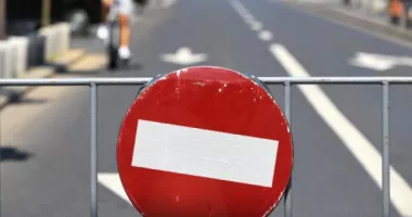 Stire din Eveniment : Trafic restricționat după coliziunea dintre autocar și mașină la Albota