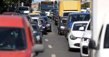 Românii, cei mai stresaţi şoferi din lume. Aglomeraţia ne plasează pe primul loc în clasamentul mondial