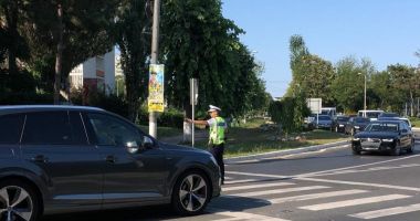 Stire din Social : Coloane de mașini pe DN 39, între Agigea şi Eforie Sud. Trafic intens şi pe A2, în sensul spre Bucureşti