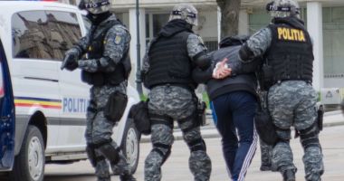 Stire din Eveniment : De la inginer la Apele Române, la traficant de droguri. Vindea pe cont propriu, dar avea și un „subordonat”