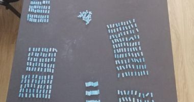 Stire din Eveniment : Traficant de droguri prins în flagrant. Avea peste 1.000 de pastile MDMA la el