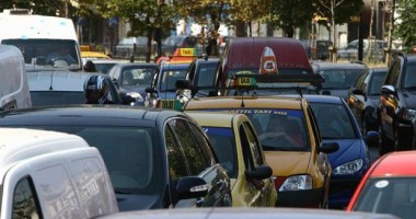 Stire din Eveniment : Semafoare blocate în zona Institutului de Marină