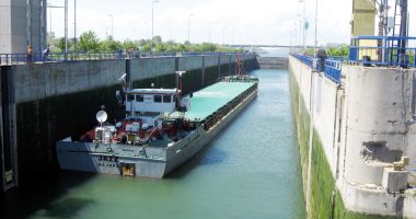 Stire din Economie : Traficul de mărfuri a crescut cu peste 11%, pe canalele navigabile