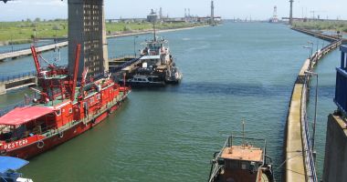 10.770 de unități navale au tranzitat canalele navigabile românești - 2