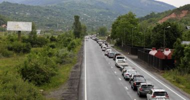 Stire din Social : Trafic intens pe raza staţiunilor de pe Valea Prahovei