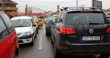 GALERIE FOTO. Atenție, șoferi! TRAFIC AGLOMERAT în zona Cimitirului Central - 3
