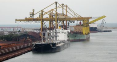 Stire din Economie : 33 de nave se află în operare, în porturile maritime