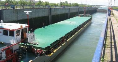 Stire din Economie : Canalele navigabile încheie anul 2014 cu un trafic record