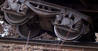 Stire din Actualitate : Accident soldat cu morți și răniți, după deraierea unui tren