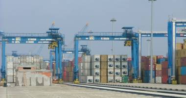Stire din Economie : Ce se întâmplă cu traficul de containere la Marea Neagră