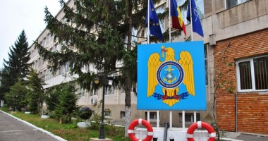 Stire din Eveniment : TRAGEDIE la Școala de Maiștri Militari / Efortul medicilor a fost în zadar: militarul care s-a împușcat în cap A MURIT - UPDATE