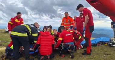 Stire din Eveniment : Supravieţuitorul tragediei din Făgăraş a aşteptat ajutorul ore bune, lângă prietenii pe care i-a văzut murind